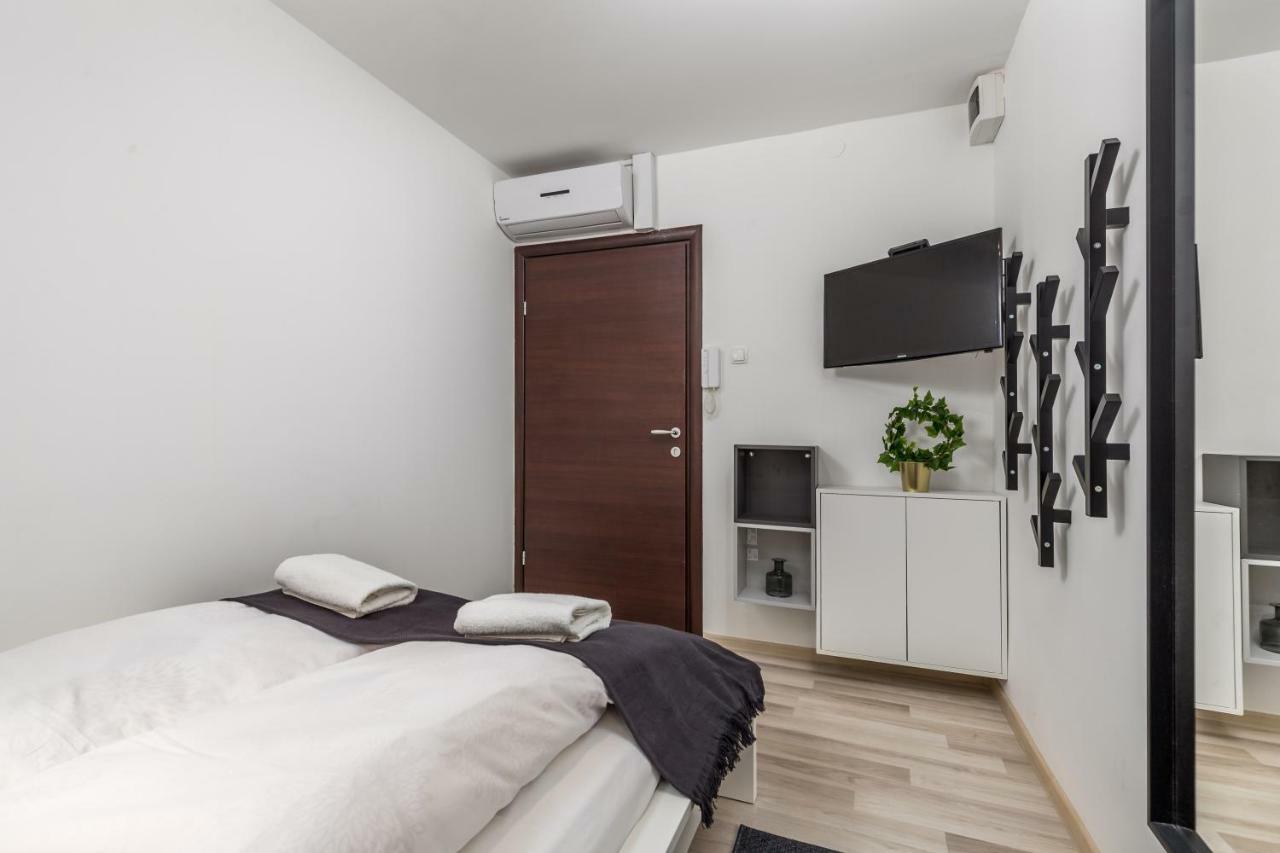 Room Andrea Rijeka Exteriör bild