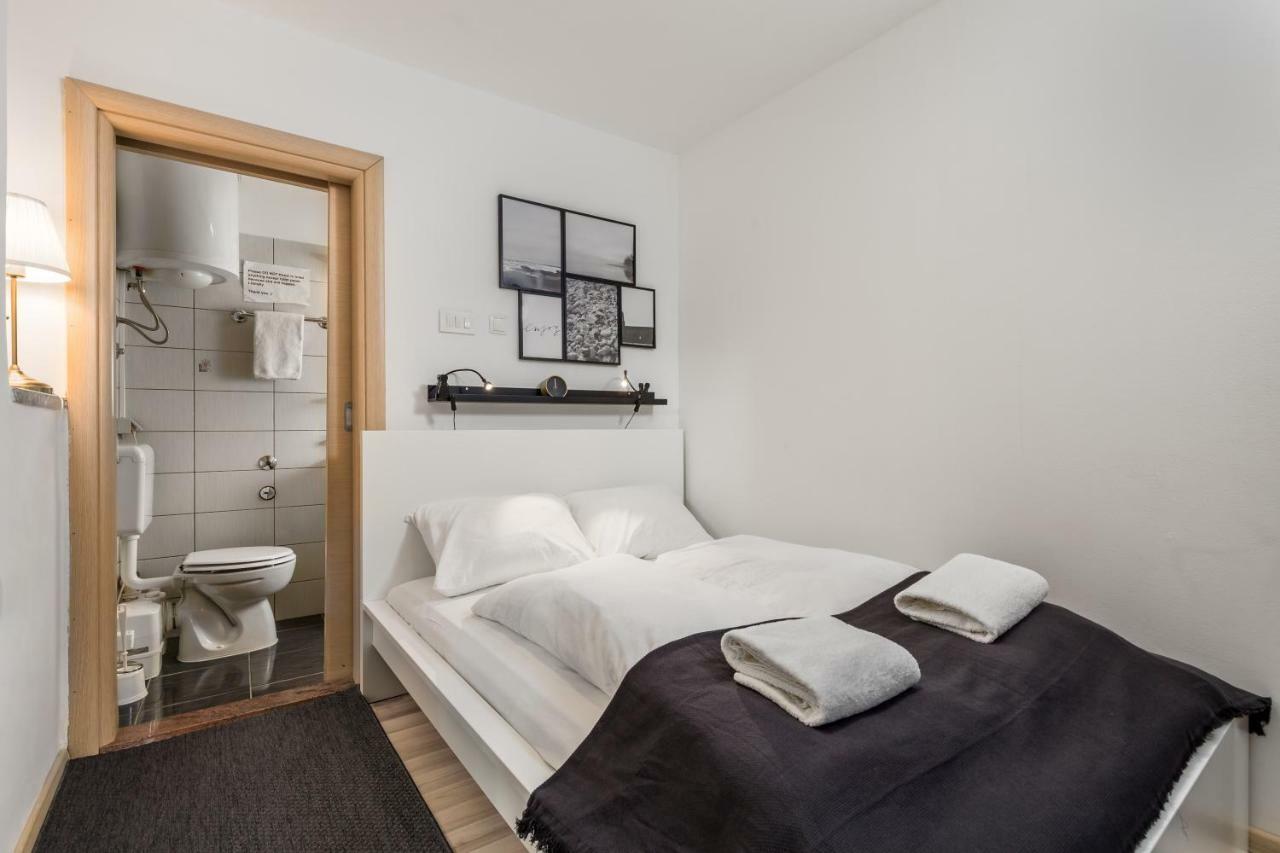 Room Andrea Rijeka Exteriör bild